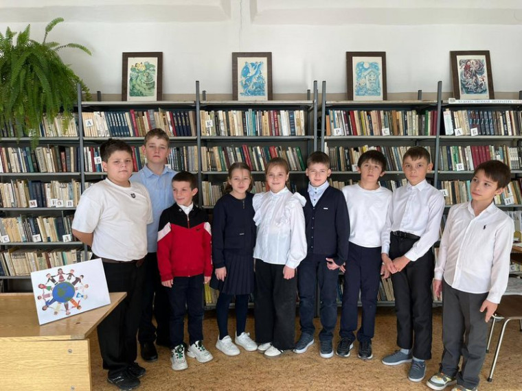 Книжная выставка "К здоровью с книгой".